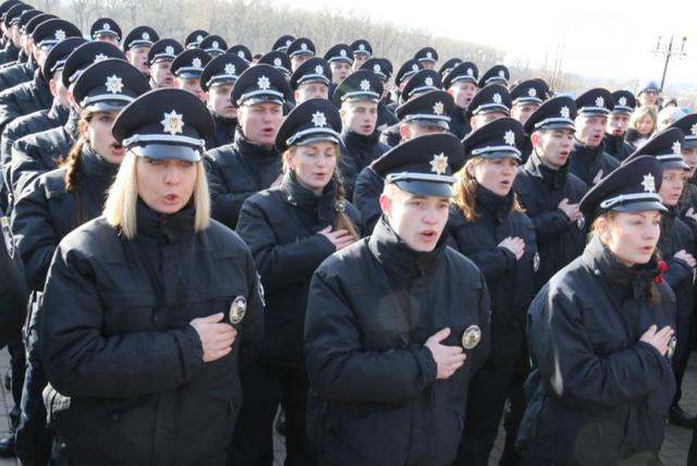 чернигов полиция присяга патрульная патрульные