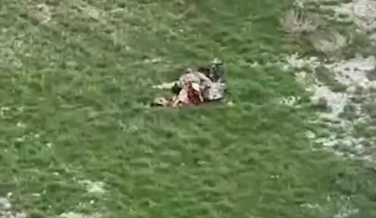 Невдала спроба збити український БпЛА розірвала тіло окупанта навпіл: бойова робота бійців 82-ї бригади. ВIДЕО 18+