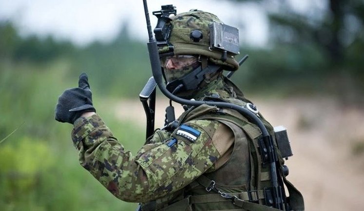В Естонії обговорюють запровадження строкової служби для жінок
