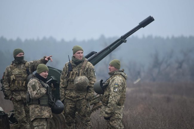 Піхотинці на Херсонщині тренуються знищувати наземні цілі з зенітних установок 07