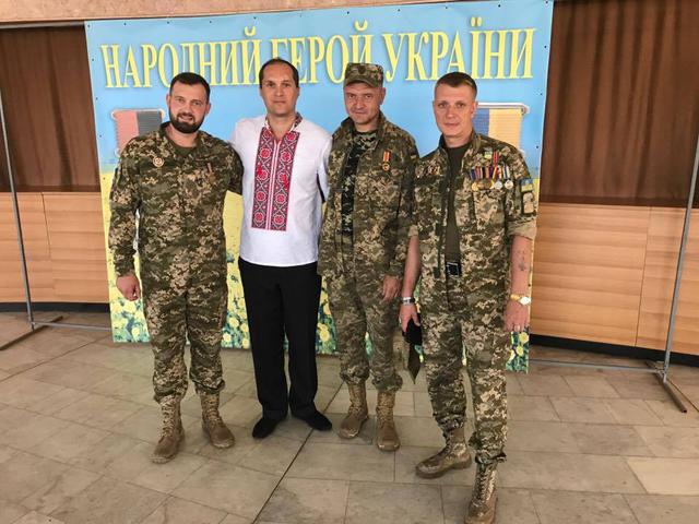 Народний Герой України Вадим Балюк: Будь-яка моя заслуга – це заслуга моїх людей. Я і під Горлівкою витягав людей завдяки своєму екіпажу 10