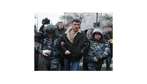 Немцов планировал опубликовать доказательства пребывания войск РФ в Украине, - Собчак