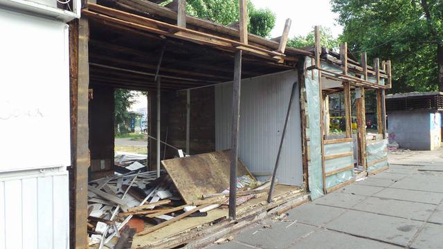 На Контрактовій площі в Києві продовжують демонтувати МАФи 03 На Контрактовій площі в Києві продовжують демонтувати МАФи 03