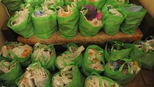 Військовополоненим українським морякам передали в "Лефортово" продукти, цигарки і сірники, - журналіст Івлєва. ФОТОрепортаж