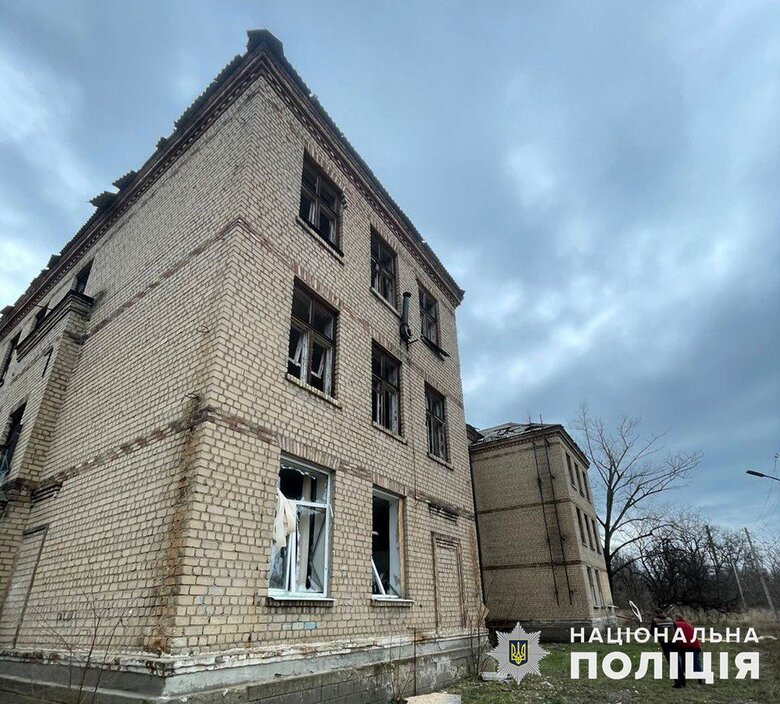 Армія РФ атакувала цивільні об’єкти у 6 населених пунктах Донеччини, одна людина зазнала поранення 06 Армія РФ атакувала цивільні об’єкти у 6 населених пунктах Донеччини, одна людина зазнала поранення 06