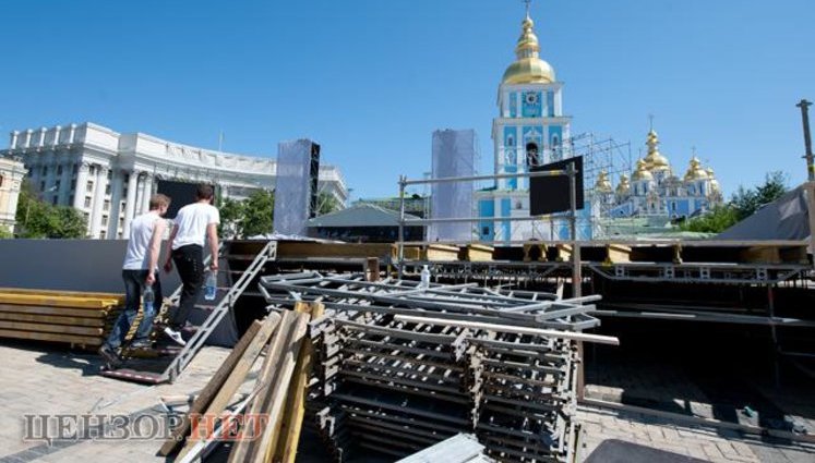 В центре Киева идет подготовка к Форуму объединенной оппозиции. ФОТОрепортаж
