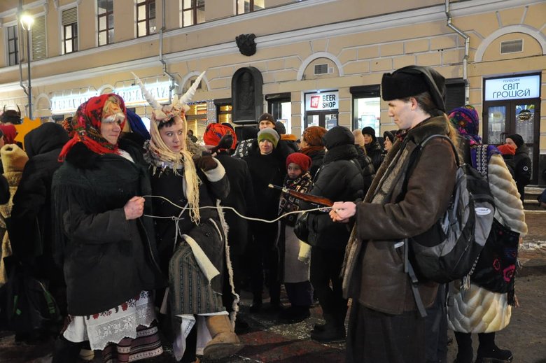 На Контрактовій площі в Києві відсвяткували Щедрий вечір з Козою і Маланкою 11