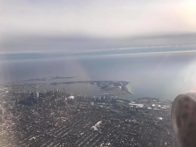 274 Ukrainians evacuated from Canada 02
