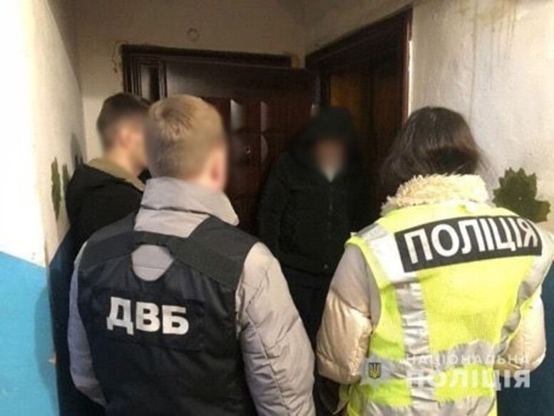 У столиці та на Одещині знешкоджено схеми "торгівлі впливом" у Сервісних центрах МВС