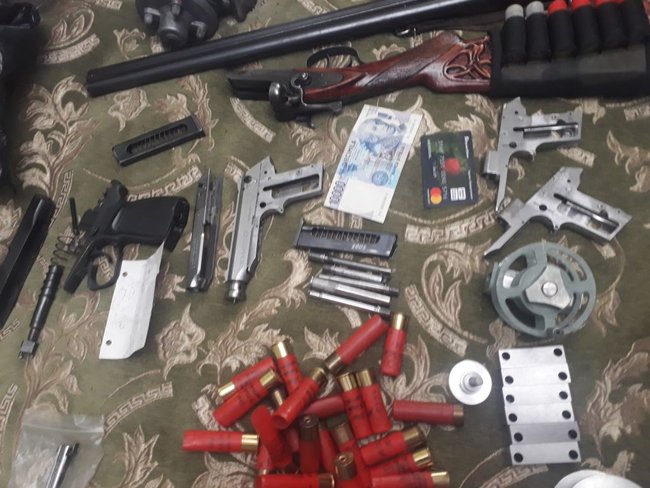 Групу торговців зброєю затримано на Хмельниччині, - ГПУ 03