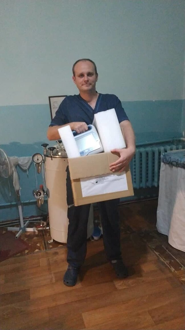 Завдяки допомозі громадян у Житомирський військовий госпіталь купили два апарати для вакуумної терапії ран, - волонтерка Юсупова 01