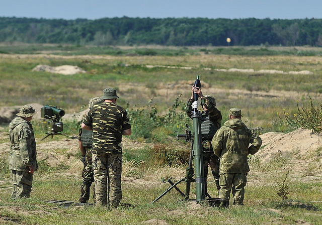 На Гончаровском полигоне состоялась демонстрация тяжелых украинских беспилотников, роботов-бронетранспортеров, новых винтовок, гранатометов, минометов 12
