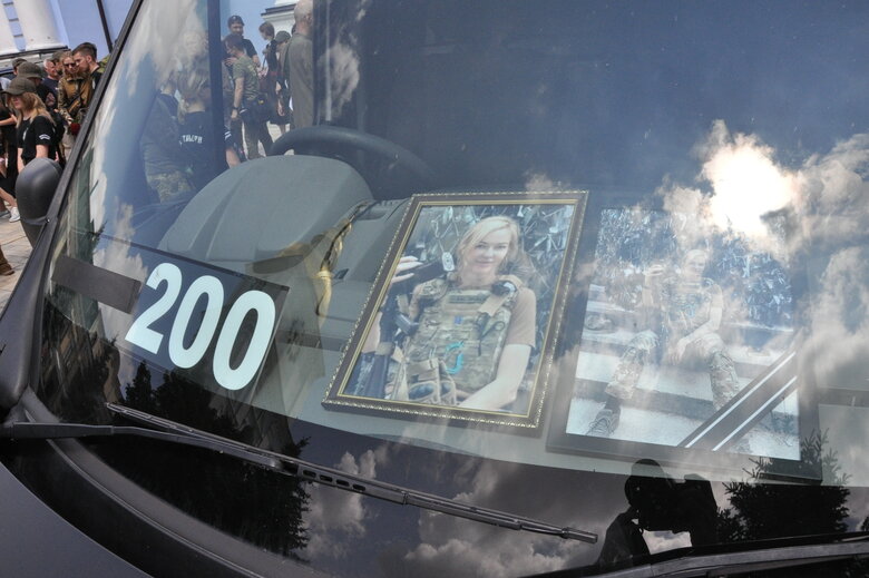 Медика из Госпитальеров Наталью Фраушер провели в последний путь 12