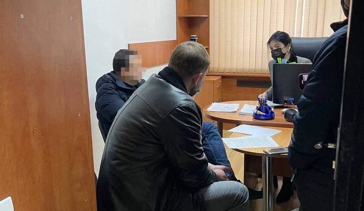 Екскерівник ДАБІ Кудрявцев з'явився в прокуратуру у справі про підроблений диплом. ФОТО