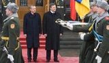 Янукович "надеется провести дружескую беседу" с премьером Турции. ФОТОрепортаж