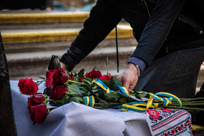 Меморіальну дошку загиблому на Донбасі морпіху 36-ї ОБрМП Олександру Швецю відкрили в Олександрії 10