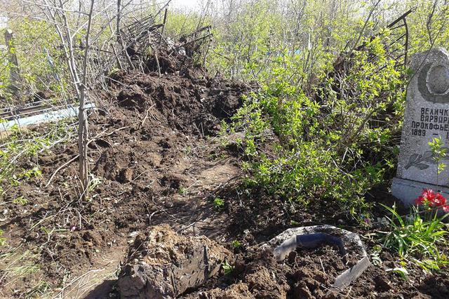 Militants shelled Popasna cemetery with Grads, - National Police 07 Militants shelled Popasna cemetery with Grads, - National Police 07