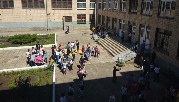 Масові отруєння школярів: звичайне хуліганство чи спланована акція? 02