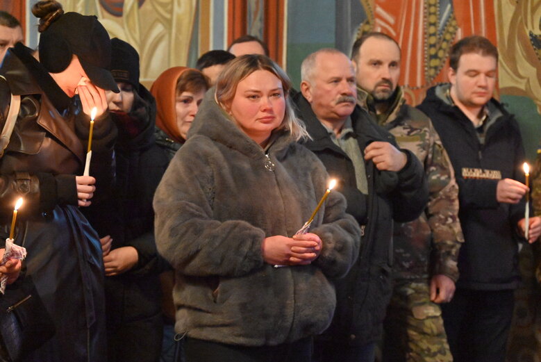 В Киеве простились с известным спелеологом, инженером и зооспасателем Святославом Романчуком (Нутрий), который погиб в бою с оккупантами 06