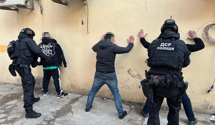 В Одессе задержали двоих "смотрящих" и сообщили о подозрении вору в законе Лавасоглы-Батумском и пяти его ставленникам. ВИДЕО