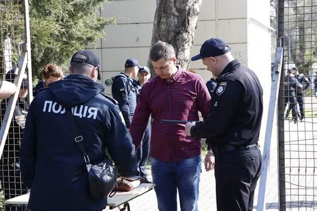 Everything is calm: about 200 people attend peaceful rallies in Odesa 02