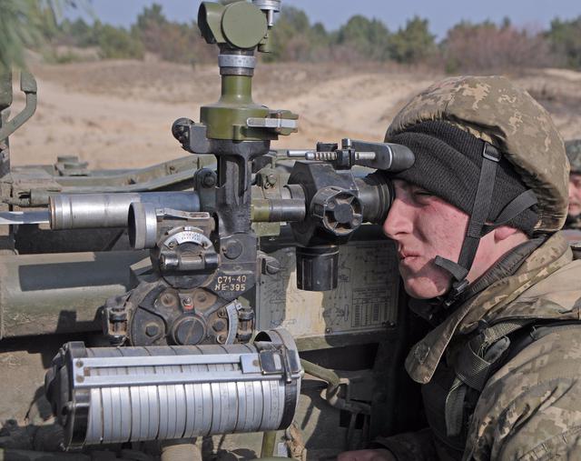 Артиллеристы 59-й ОМПБр проводят боевые стрельбы на Киевщине 08 Артиллеристы 59-й ОМПБр проводят боевые стрельбы на Киевщине 08