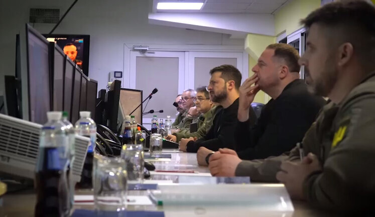 Зеленский посетил Одесскую область: Обсудили безопасность "зернового коридора" и прикрытие Одессы с воздуха. ВИДЕО