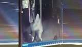 Неизвестные разгромили игорное заведение в Киеве и забрали 5 тысяч гривен из кассы. ВИДЕО камер наблюдения
