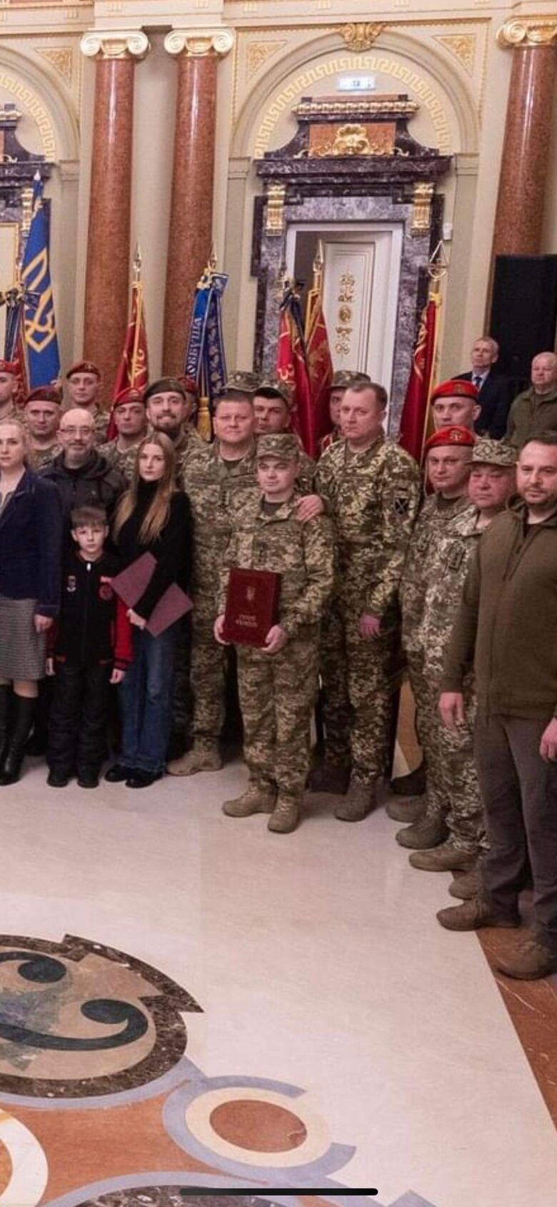 Герой України Дмитро Чавалах про бої 24 лютого: З одного боку танки, з іншого – десант, над нами постійно їхня авіація, і ми отримуємо команду проривати Антонівський міст 04