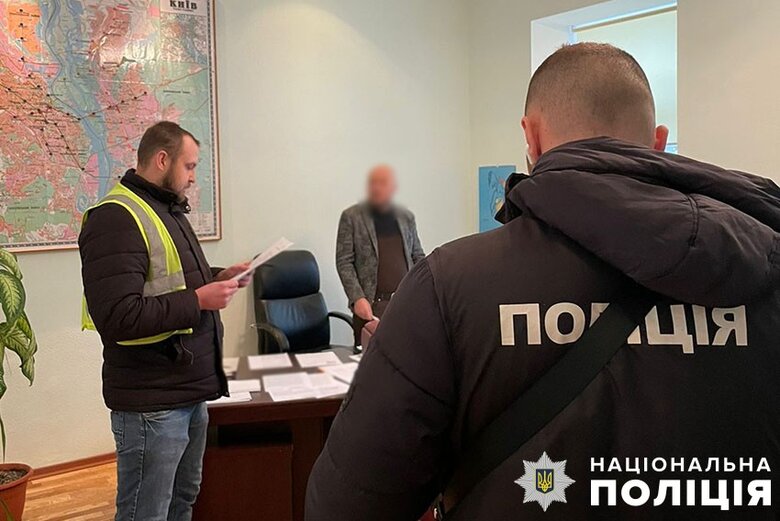Полиция проводит обыски в Киевском метрополитене из-за трещин в подземке 01