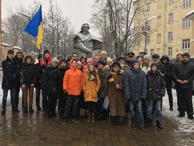 Память Героев Небесной Сотни почтили в Вильнюсе, - МИД 06
