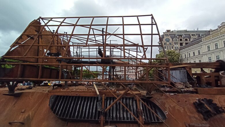 Танк, БМД та Тигр: В центрі Києва відкрилась виставка демілітаризованої техніки російських окупантів 36