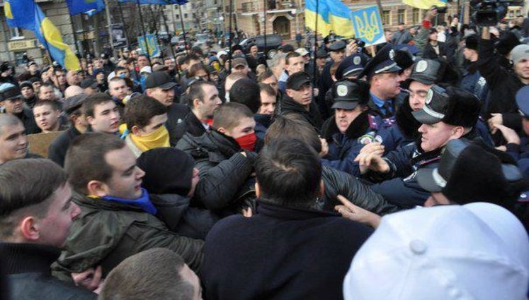 В Одессе День Соборности "отметили" массовой дракой проросийской молодежи с националистами. ФОТОрепортаж