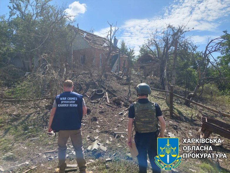 Наслідки ворожих обстрілів Вовчанська, 1 особа зазнала поранення 01