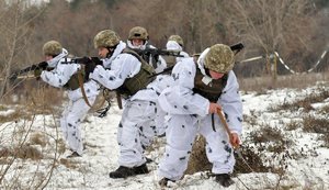 Украинский воин получил ранение на Донбассе. За сутки войска РФ 5 раз обстреливали позиции ВСУ, - штаб ОС