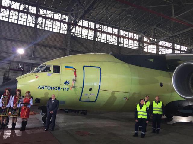 самолет ан-178