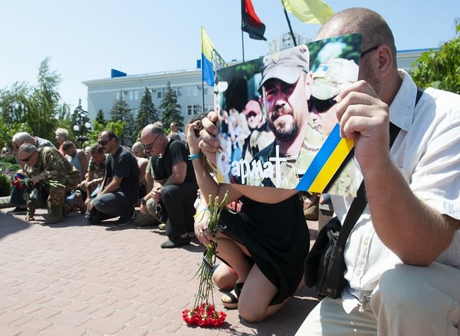 Убитого ветерана Донбасса Олешко похоронили в Бердянске 10