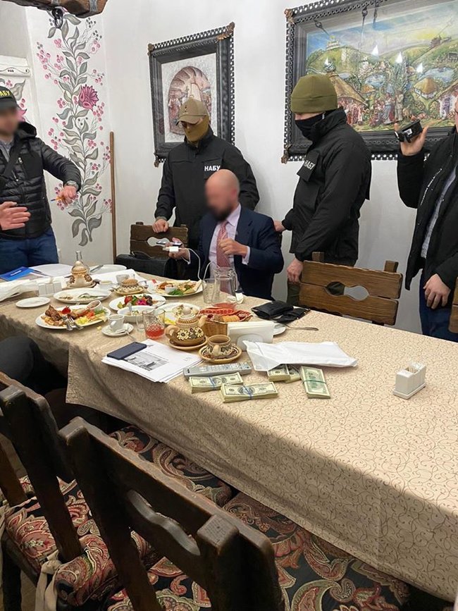 За должность директора Одесского припортового завода главе ФГИ предложили $5 миллионов, – НАБУ 01