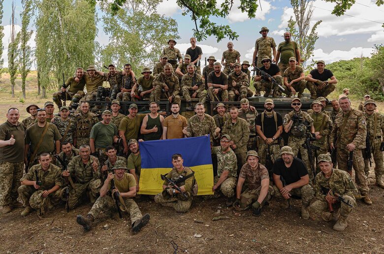 Реп-виконавець та військовослужбовець ЯрмаК: Я розумів, що напад буде, але до такого кошмару складно підготуватися 04