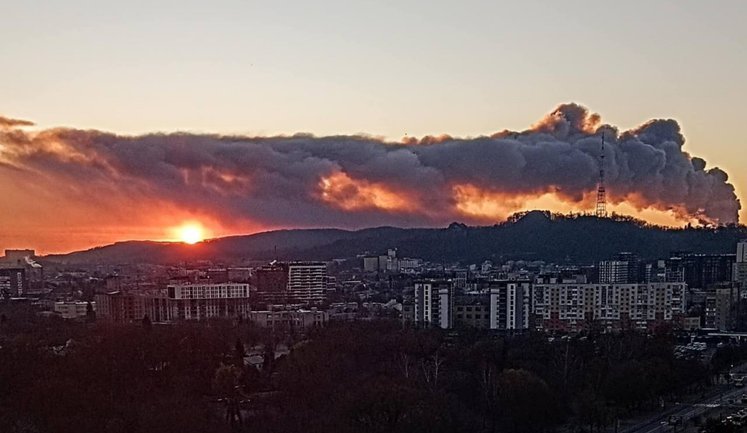 Поврежден энергообъект во Львовской области. Львов в дыму после атаки РФ. ФОТО