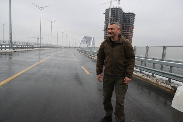 Подільсько-Воскресенський міст відтепер відкритий для пасажирського транспорту, - Кличко 03