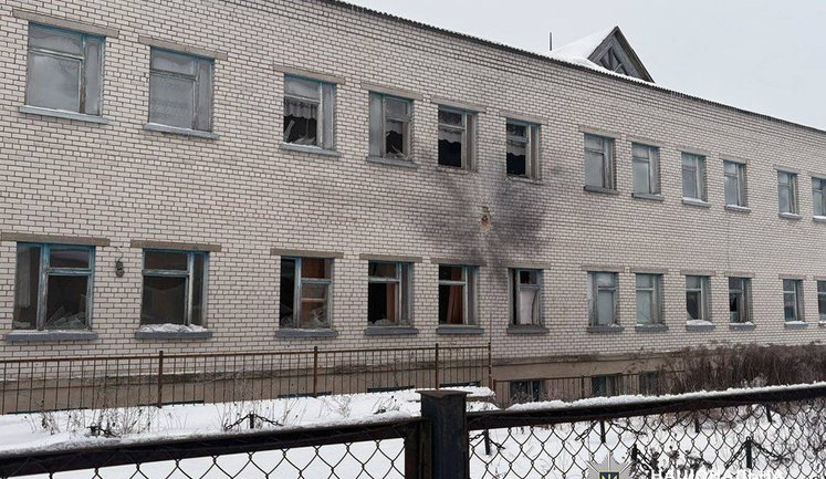 Россияне "Молниями" атаковали школу в Семеновке на Черниговщине. ФОТОРЕПОРТАЖ