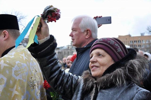 Поминальный молебен по случаю 4-й годовщины Революции Достоинства состоялся в центре Киева 10