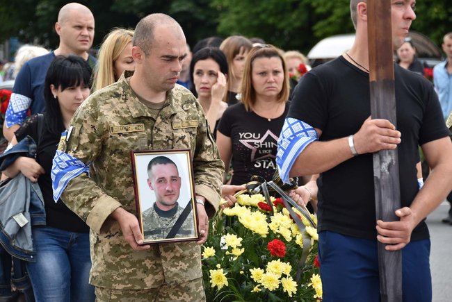 С воином 24-й ОМБр Романом Джерелейко, погибшим на Донбассе, простились на Хмельнитчине 07