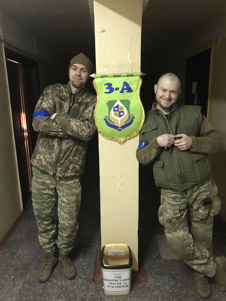 Боєць із позивним Хмара, який на війні втратив очі: Якби хтось підійшов і сказав: Віддай мені дві ноги нижче колін, а я тобі – праве око, я б відповів: Не питання! 05