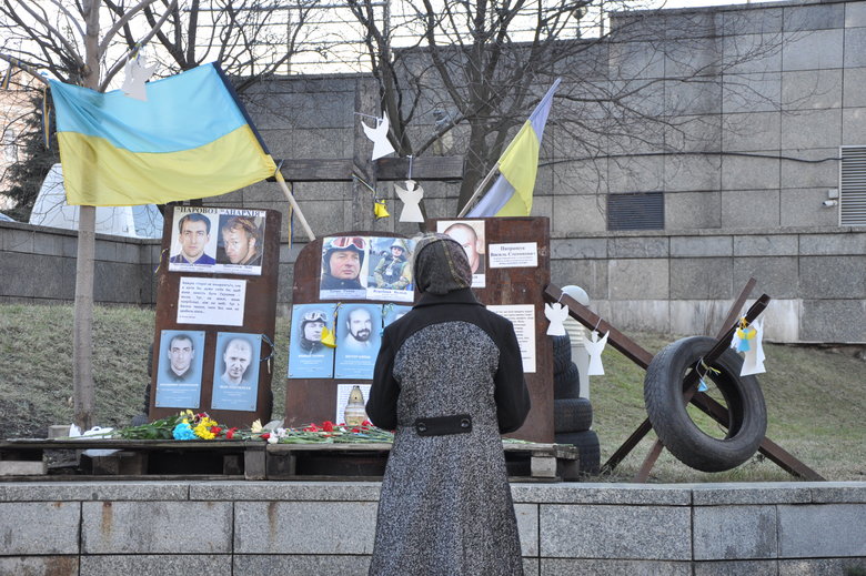 Память Героїв Небесної Сотні вшанували у Києві 01