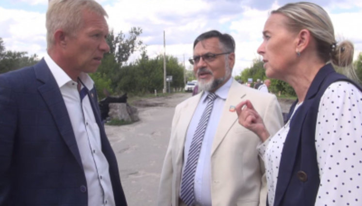 "Згідно мінських домовленостей Станица и Счастье наши", - терористи "ЛНР" перетнули лінію розмежування і "заявили права". ВIДЕО