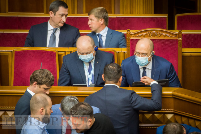Черга до Шмигаля, Тищенко хвалиться відео зі своїм танцем, страшні ялинки Шахова та Ківа в обіймах Суркіса, - робота Ради 16 липня 38