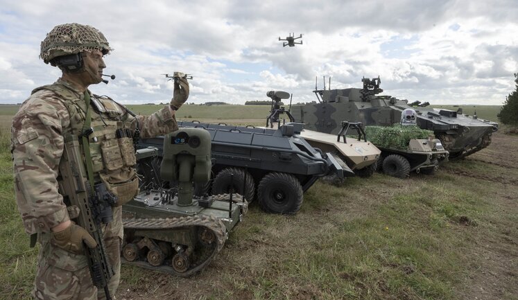 Великобритания будет обучать украинских военных до конца 2026 года, - Bloomberg