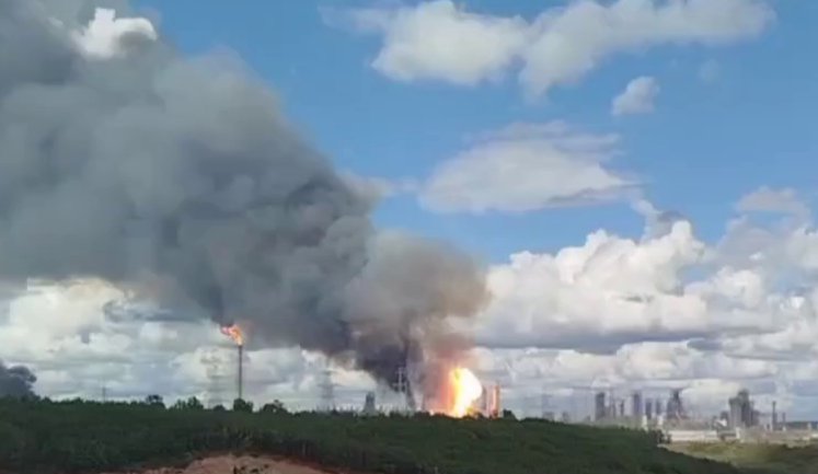 Вибух пролунав на Амурському газохімічному комплексі в Росії: є загиблий, понад 100 постраждалих. ВIДЕО